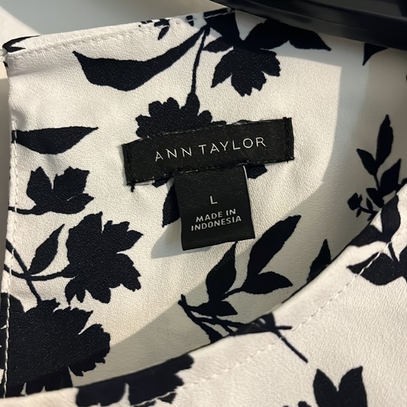 Ann Taylor Blouse Size L - Picture 2 of 3